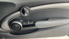 MINI Hatchback 2.0 Cooper S Exclusive 3dr Auto Petrol Hatchback